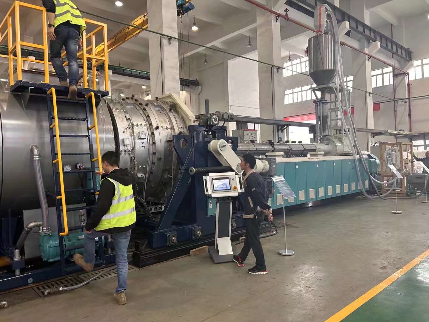 2000mm माथि ठूला व्यास भएका PE पाइपहरूको स्टार्टअप उपकरण र उत्पादन प्रविधिका लागि मुख्य बुँदाहरू